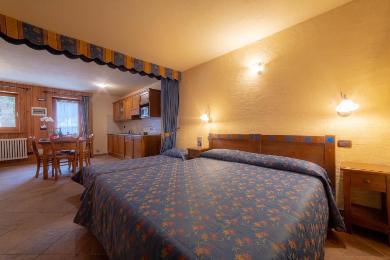 Family Apartments Le Chalet Champoluc Exterior foto