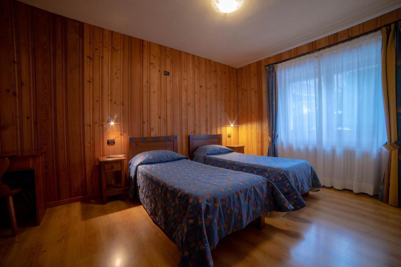 Family Apartments Le Chalet Champoluc Exterior foto