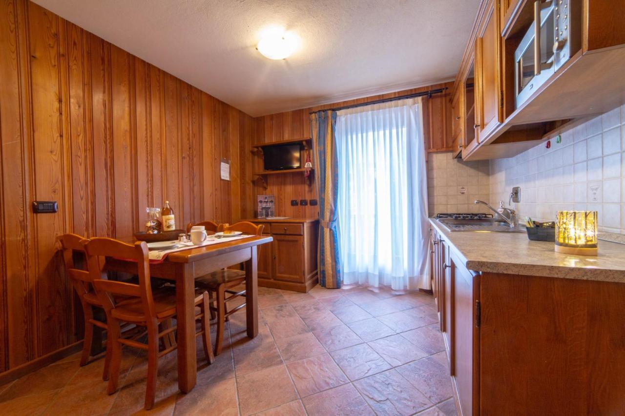 Family Apartments Le Chalet Champoluc Exterior foto