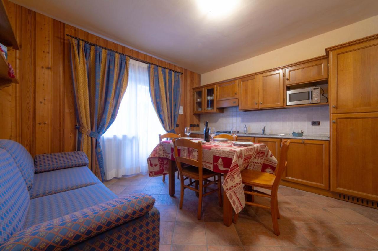 Family Apartments Le Chalet Champoluc Exterior foto