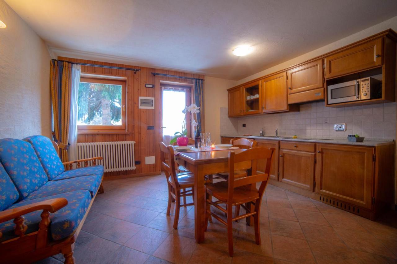 Family Apartments Le Chalet Champoluc Exterior foto