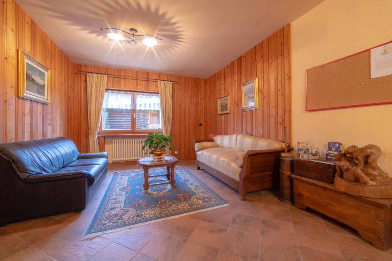 Family Apartments Le Chalet Champoluc Exterior foto
