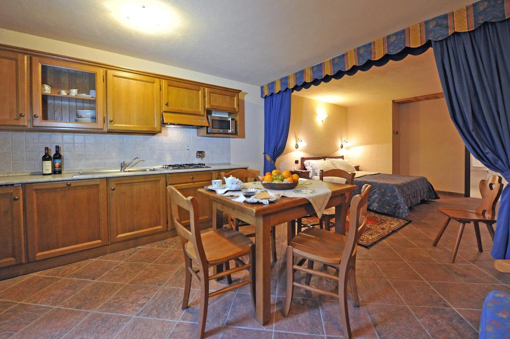 Family Apartments Le Chalet Champoluc Exterior foto