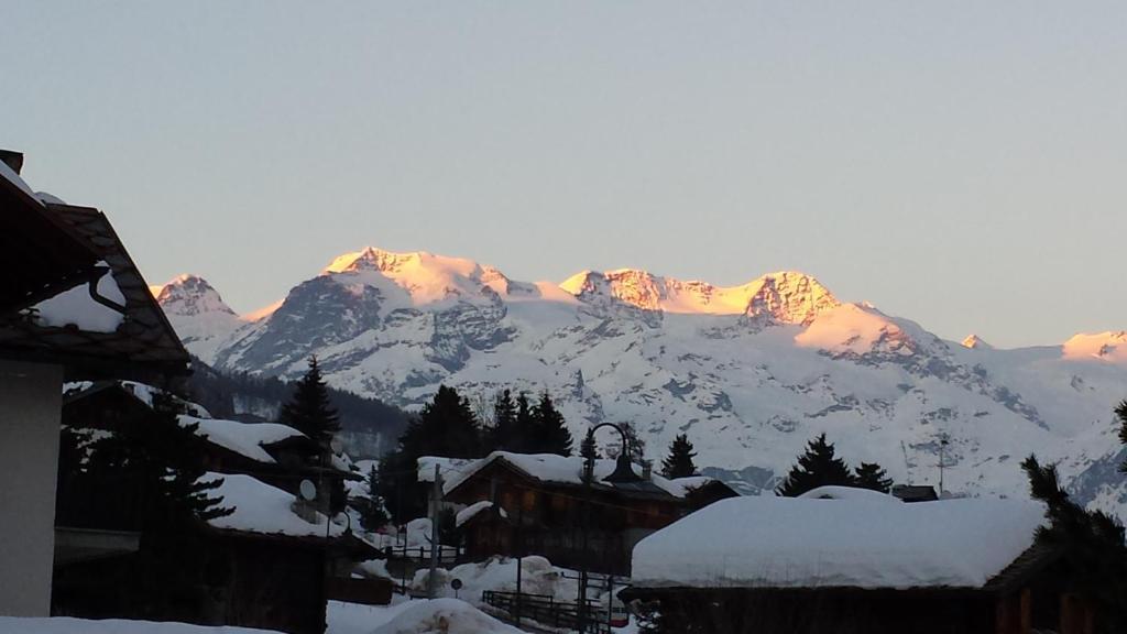 Family Apartments Le Chalet Champoluc Exterior foto