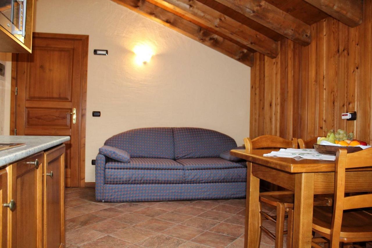Family Apartments Le Chalet Champoluc Exterior foto